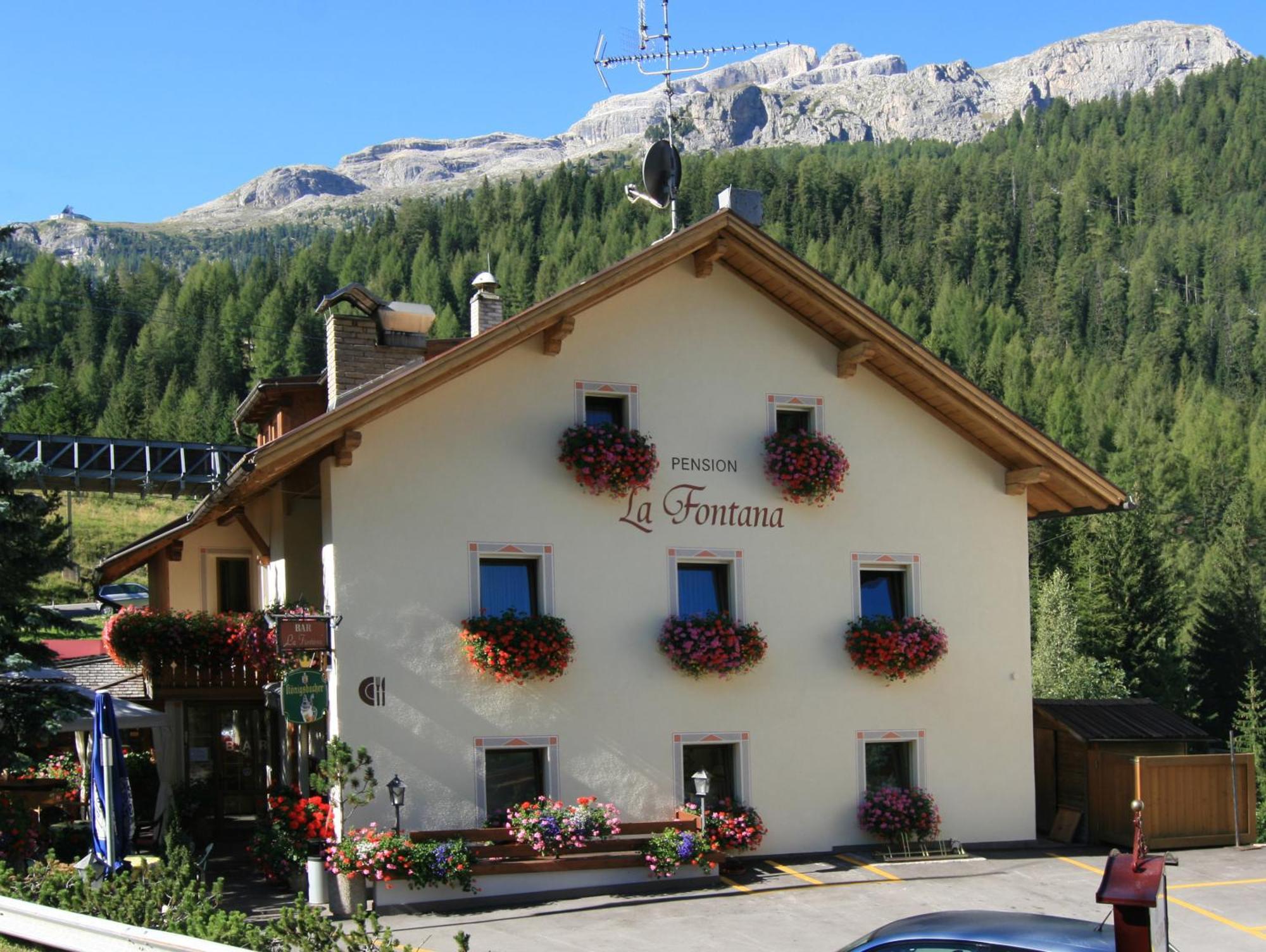 Hotel Ostaria La Fontana Corvara In Badia Exterior foto