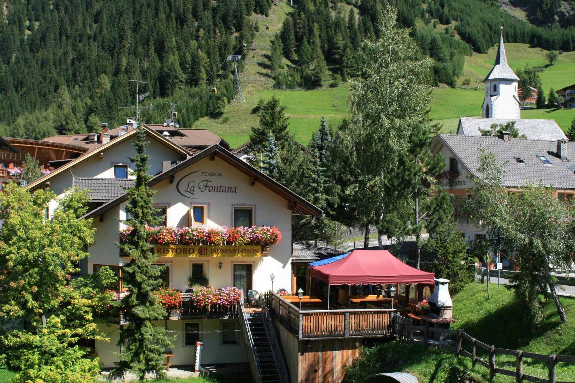 Hotel Ostaria La Fontana Corvara In Badia Exterior foto