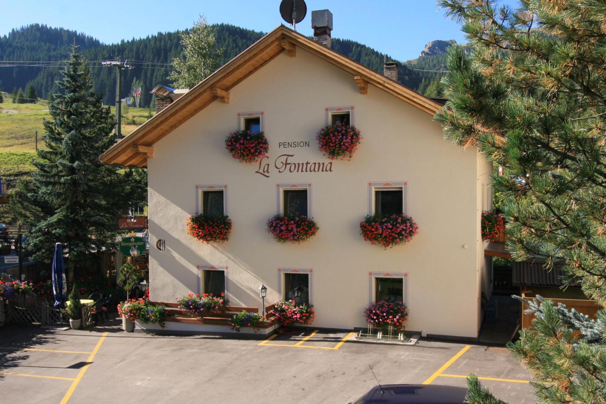Hotel Ostaria La Fontana Corvara In Badia Exterior foto
